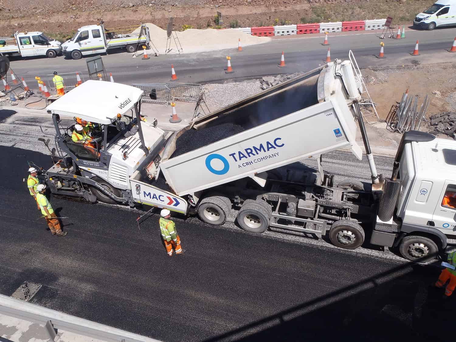 How to choose a reliable surfacing contractor: the checklist to use before you sign