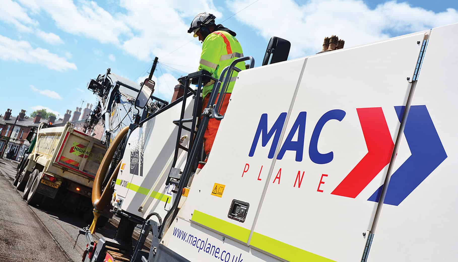 The MAC Surfacing team on site